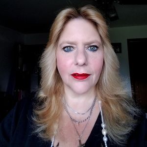 Meet your Posher, Kim